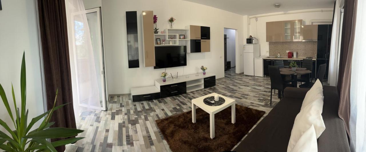 Las Andreeas Mamaia Luaran gambar